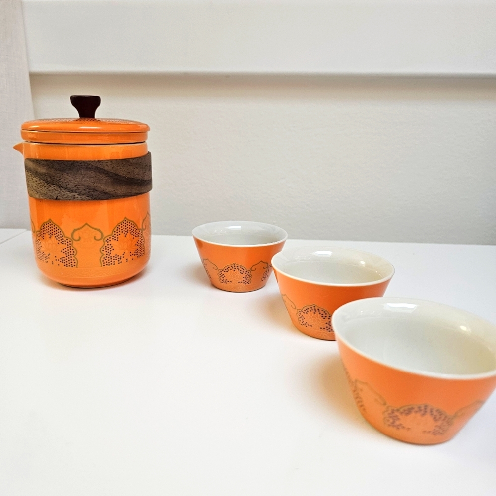NWOT - Tea Set orange ceramic motif, 3 cups